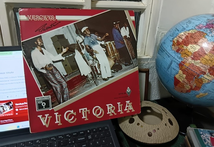 Discos africanos clássicos: (11) Emeneya et L’orchestre Victoria – Verckys Présente