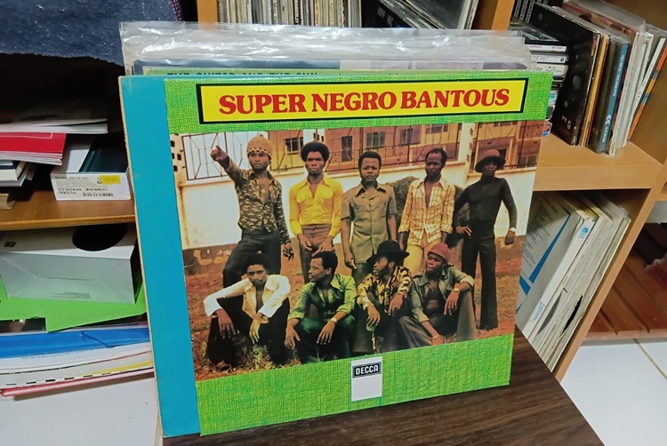 Discos africanos clássicos: (14) Super Negro Bantous / People not fit understand