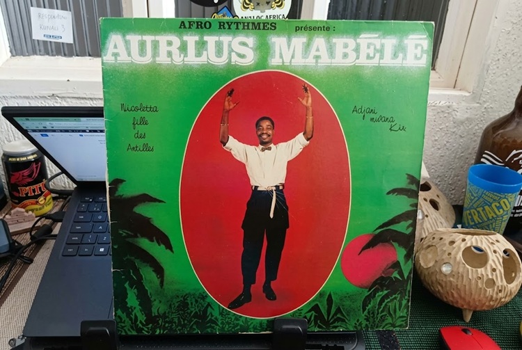 Discos africanos clássicos: (27) Aurlus Mabélé / Nicoletta Fille Des Antilles